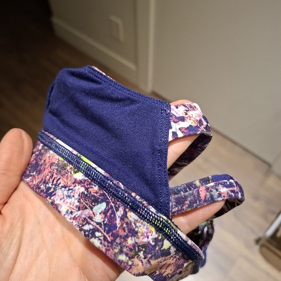 lululemon athletica Women's Purple & Pink Graphic Sports Bra (Size 8/ US S) - Picture 5 of 5